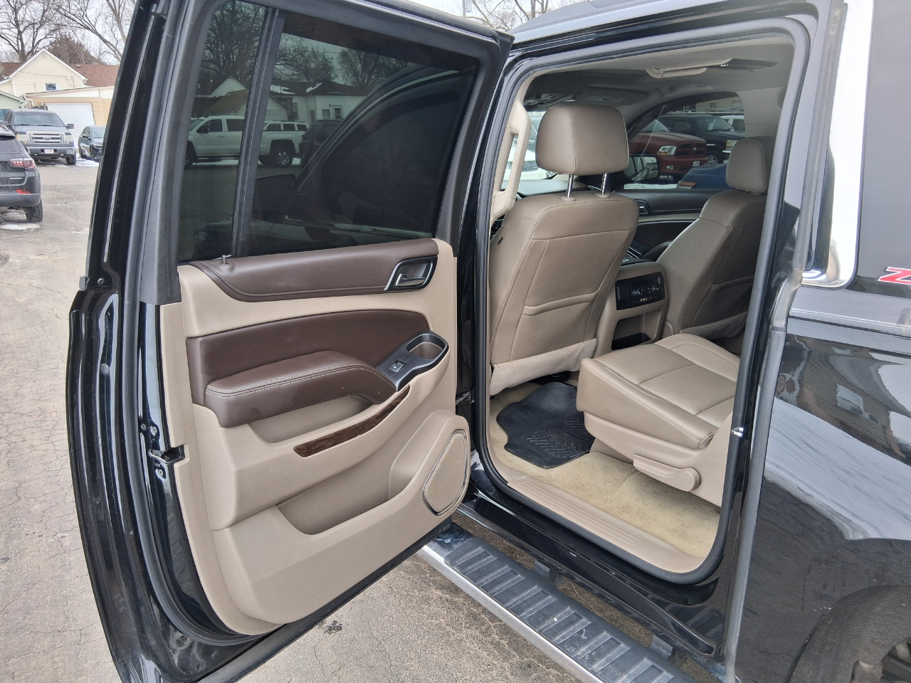 Chevrolet Suburban LT 4WD 2016