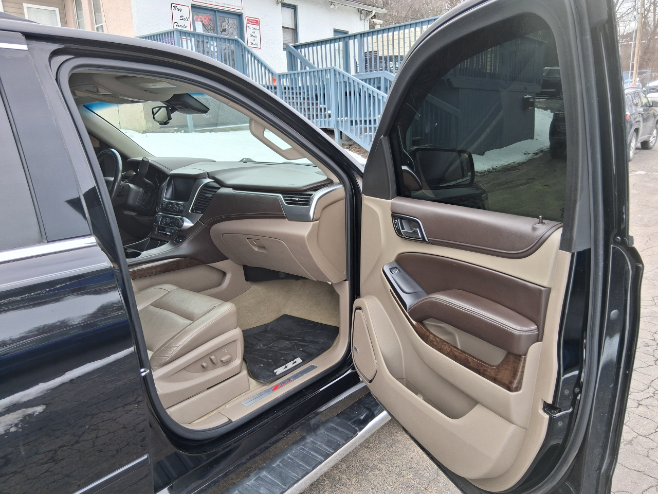 Chevrolet Suburban LT 4WD 2016