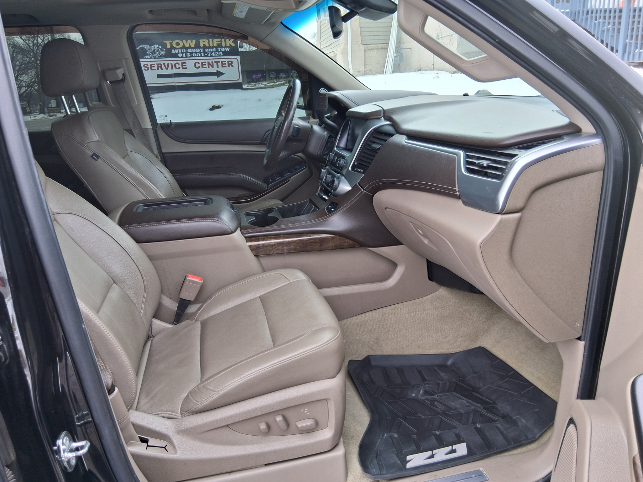 Chevrolet Suburban LT 4WD 2016