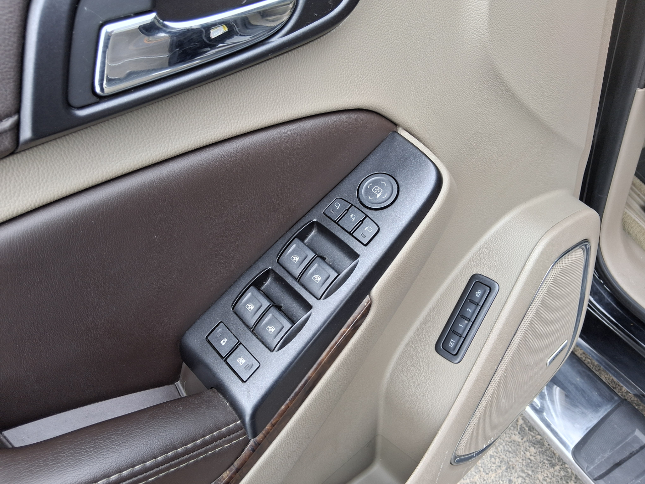 Chevrolet Suburban LT 4WD 2016