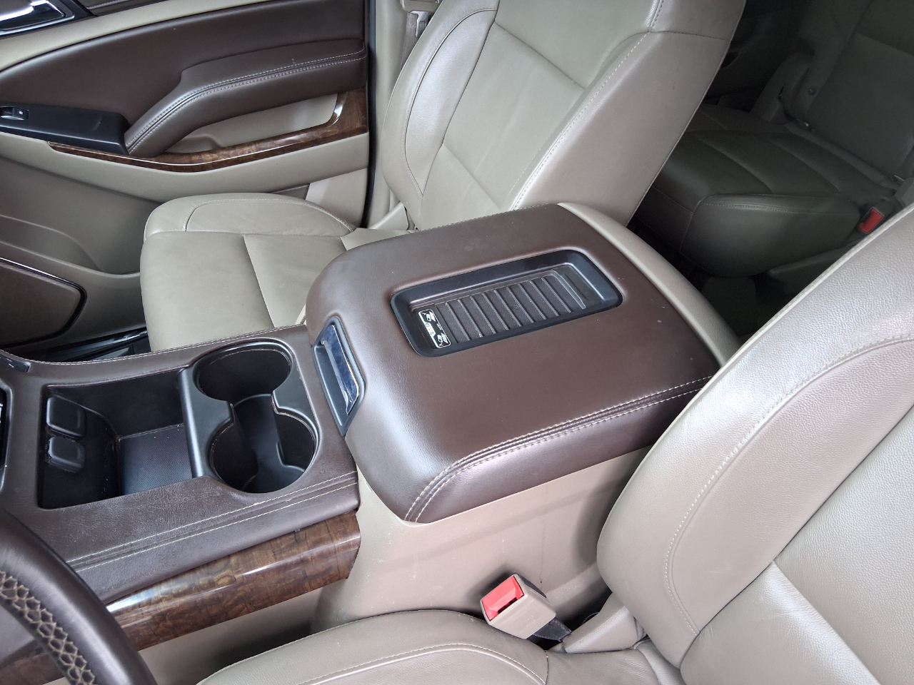 Chevrolet Suburban LT 4WD 2016