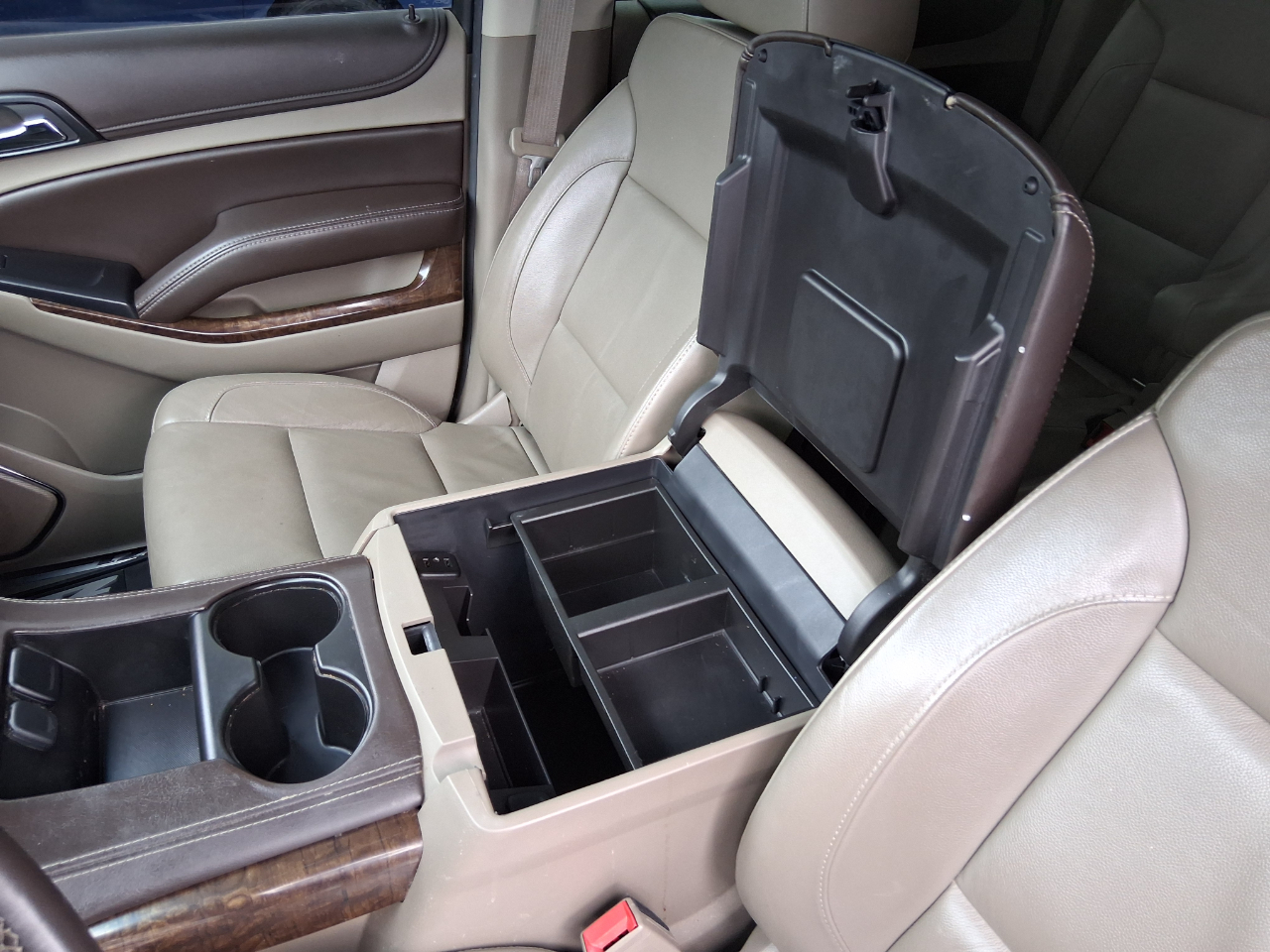 Chevrolet Suburban LT 4WD 2016