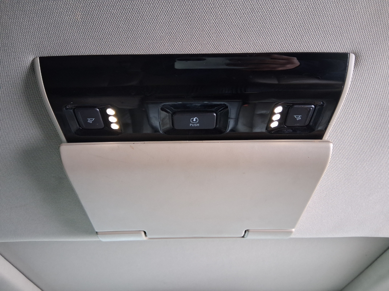 Chevrolet Suburban LT 4WD 2016