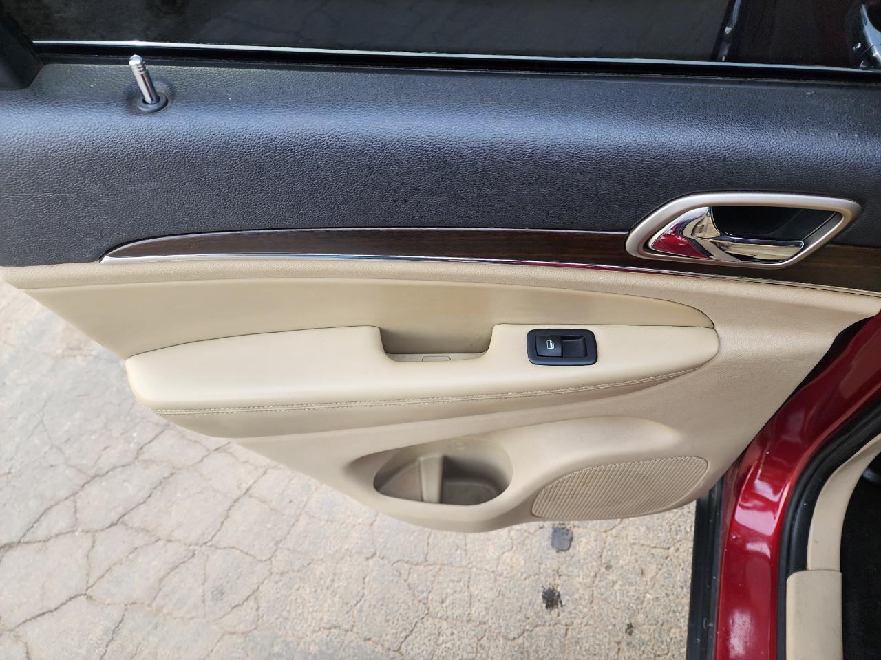 Jeep Grand Cherokee Limited 4WD 2015