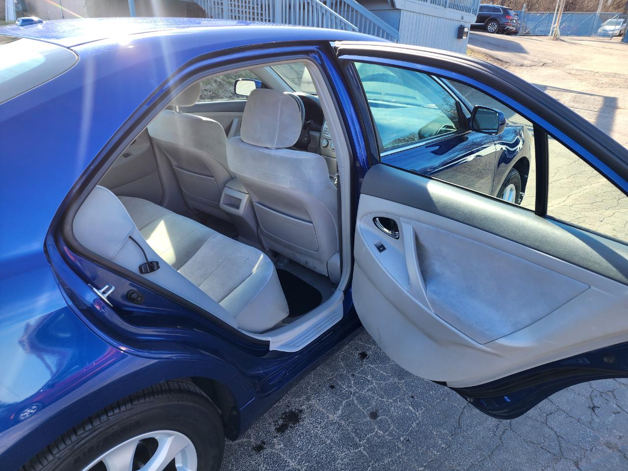 Toyota Camry LE 2011