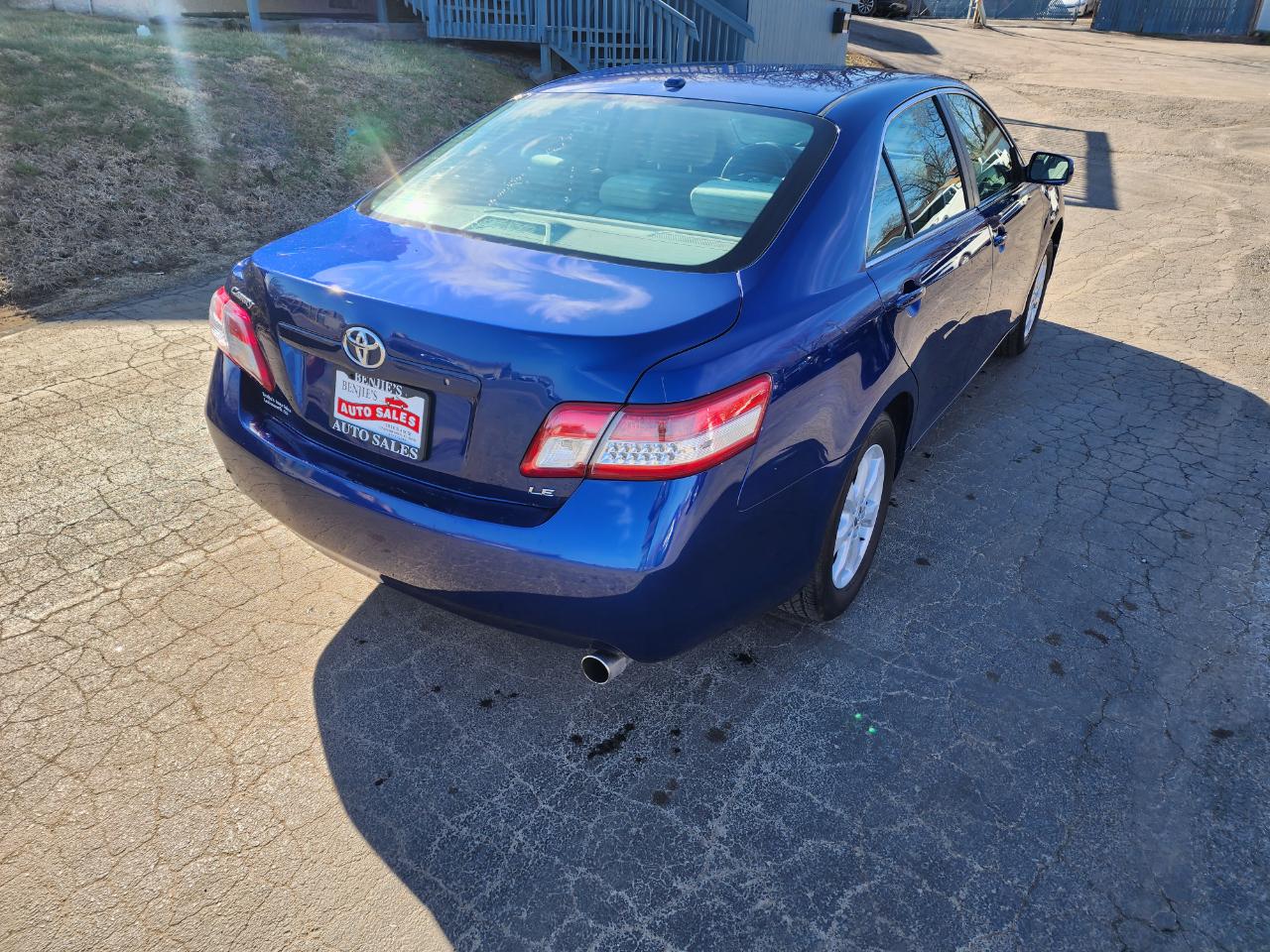 Toyota Camry LE 2011