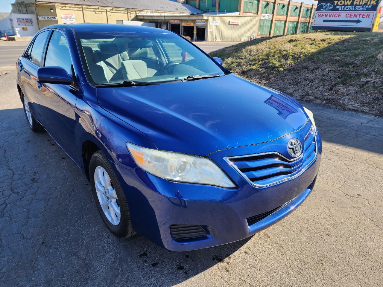 Toyota Camry LE 2011