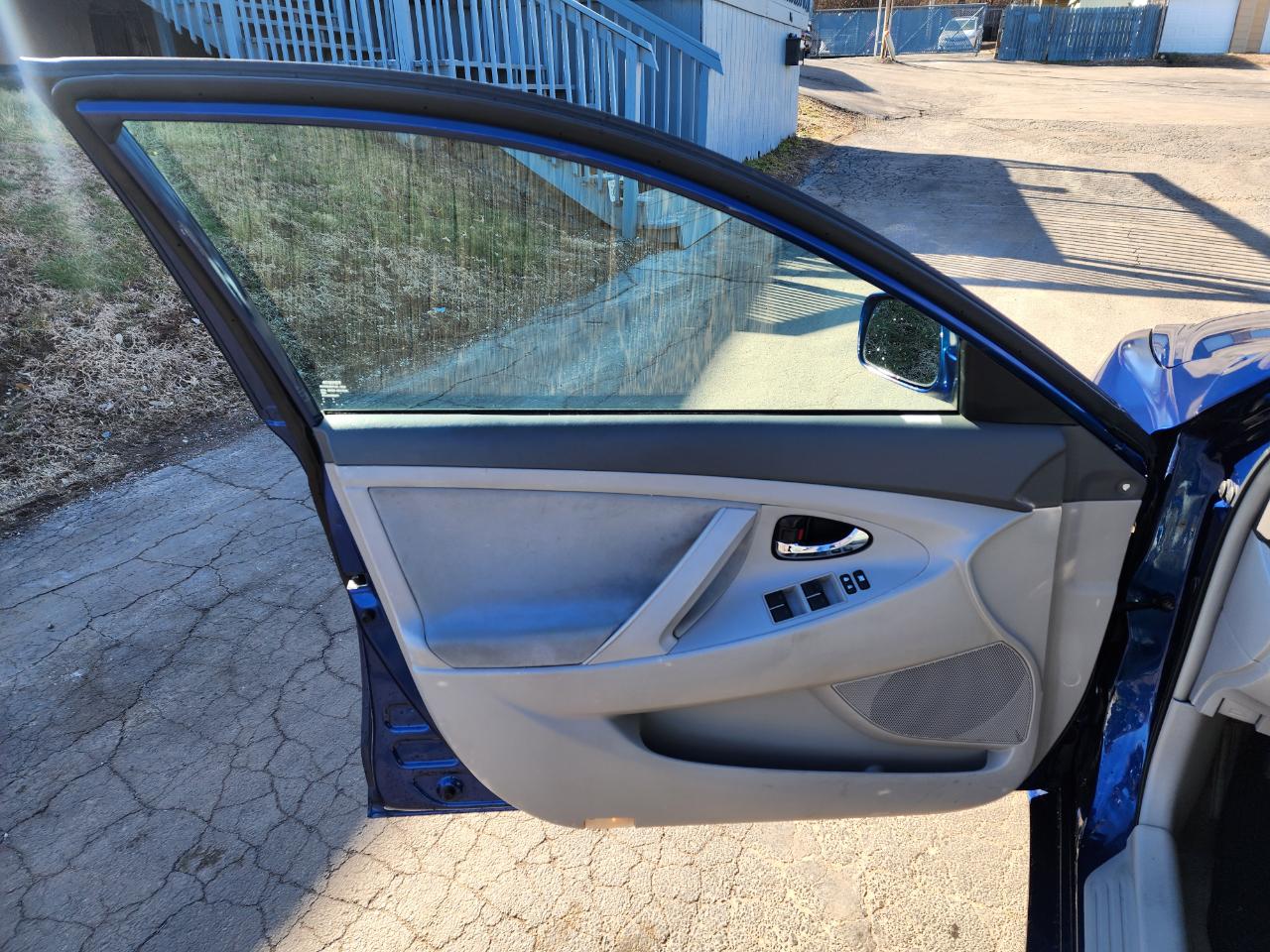 Toyota Camry LE 2011