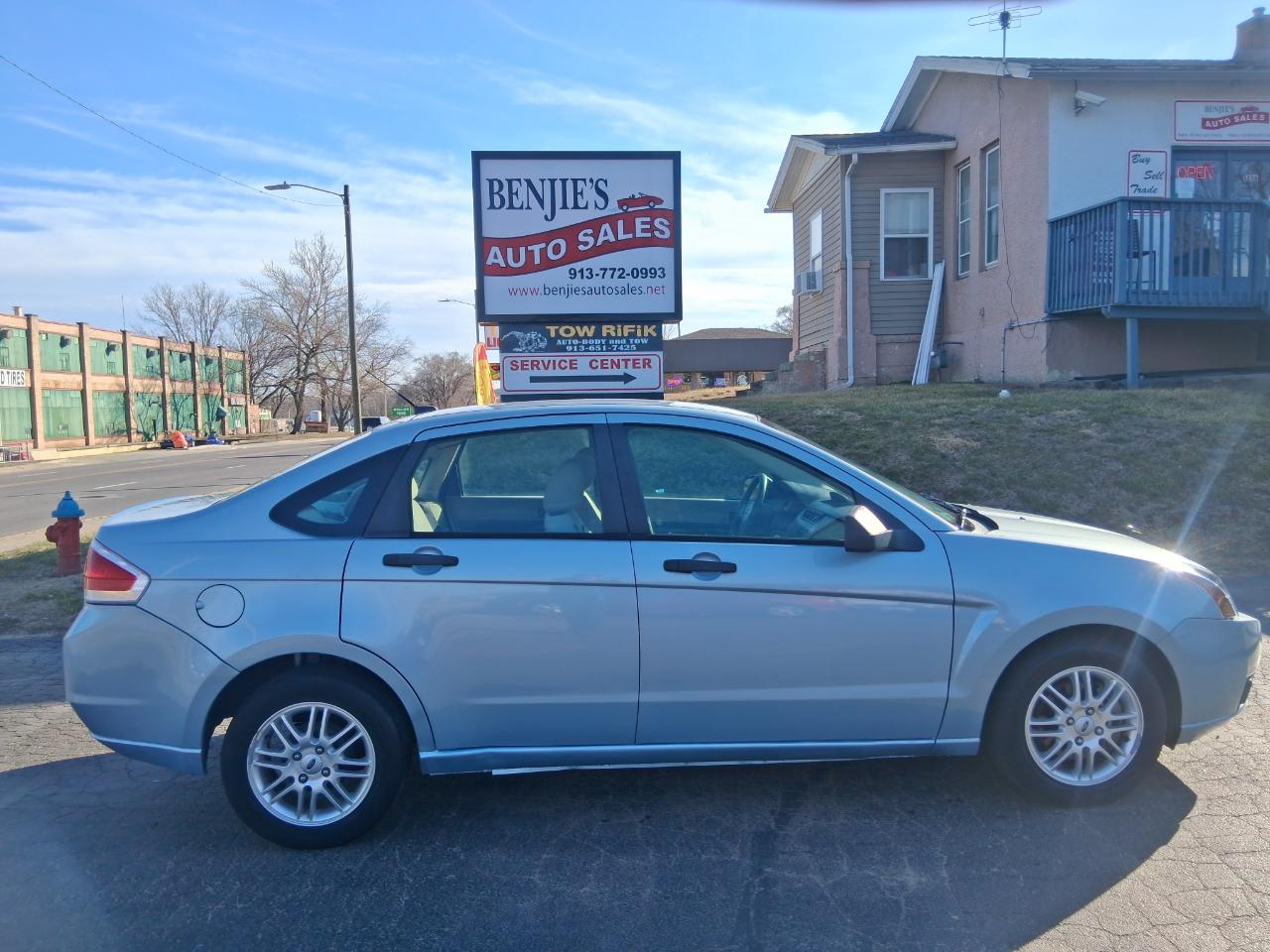 Ford Focus SE Sedan 2009
