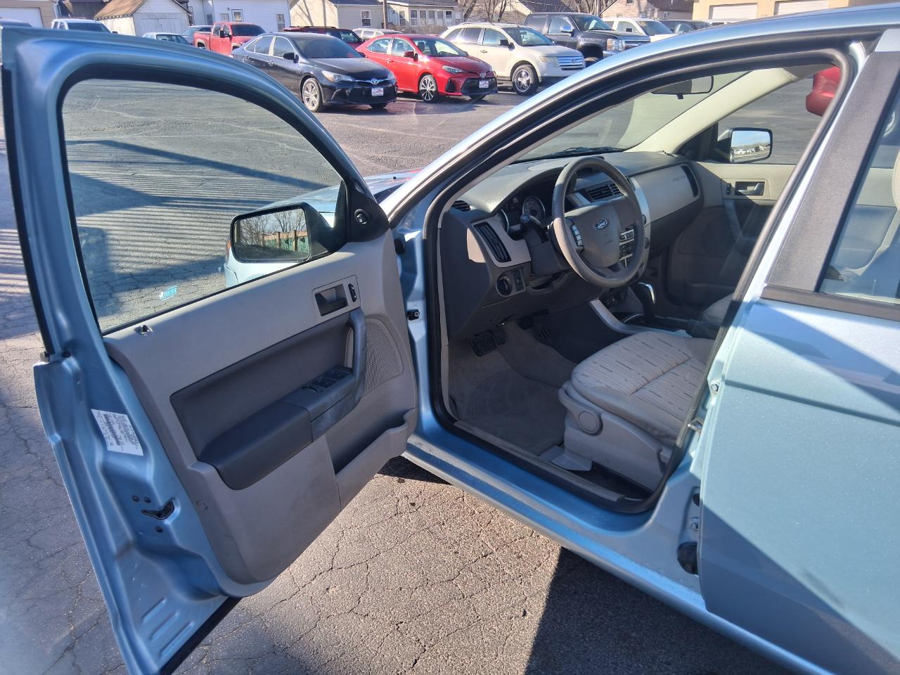 Ford Focus SE Sedan 2009