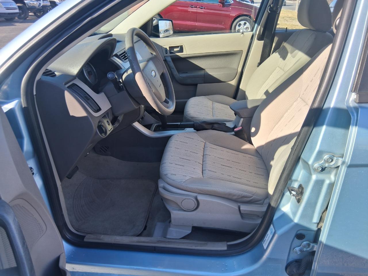 Ford Focus SE Sedan 2009