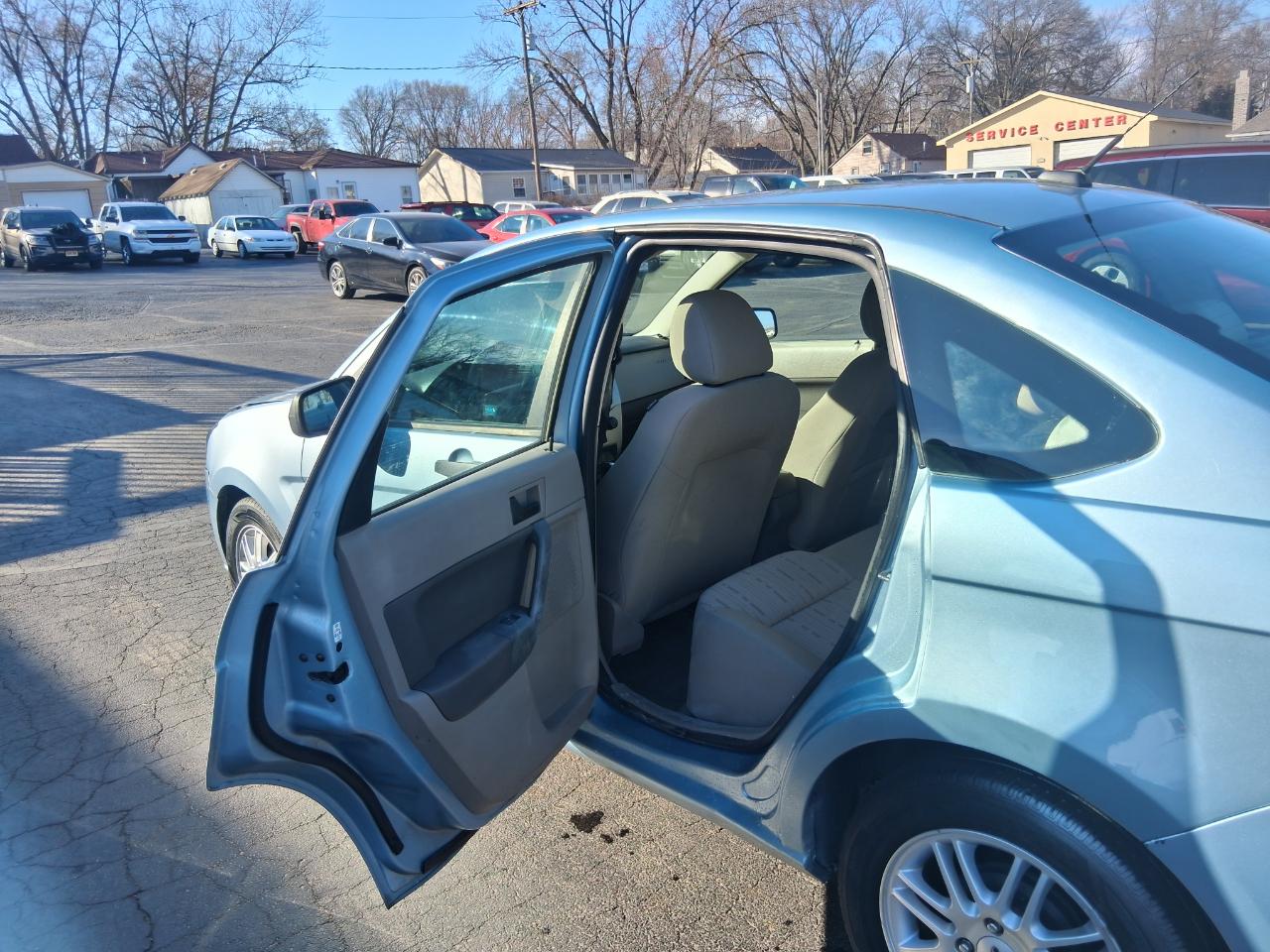 Ford Focus SE Sedan 2009