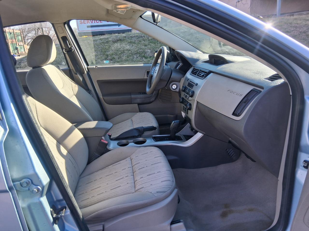 Ford Focus SE Sedan 2009