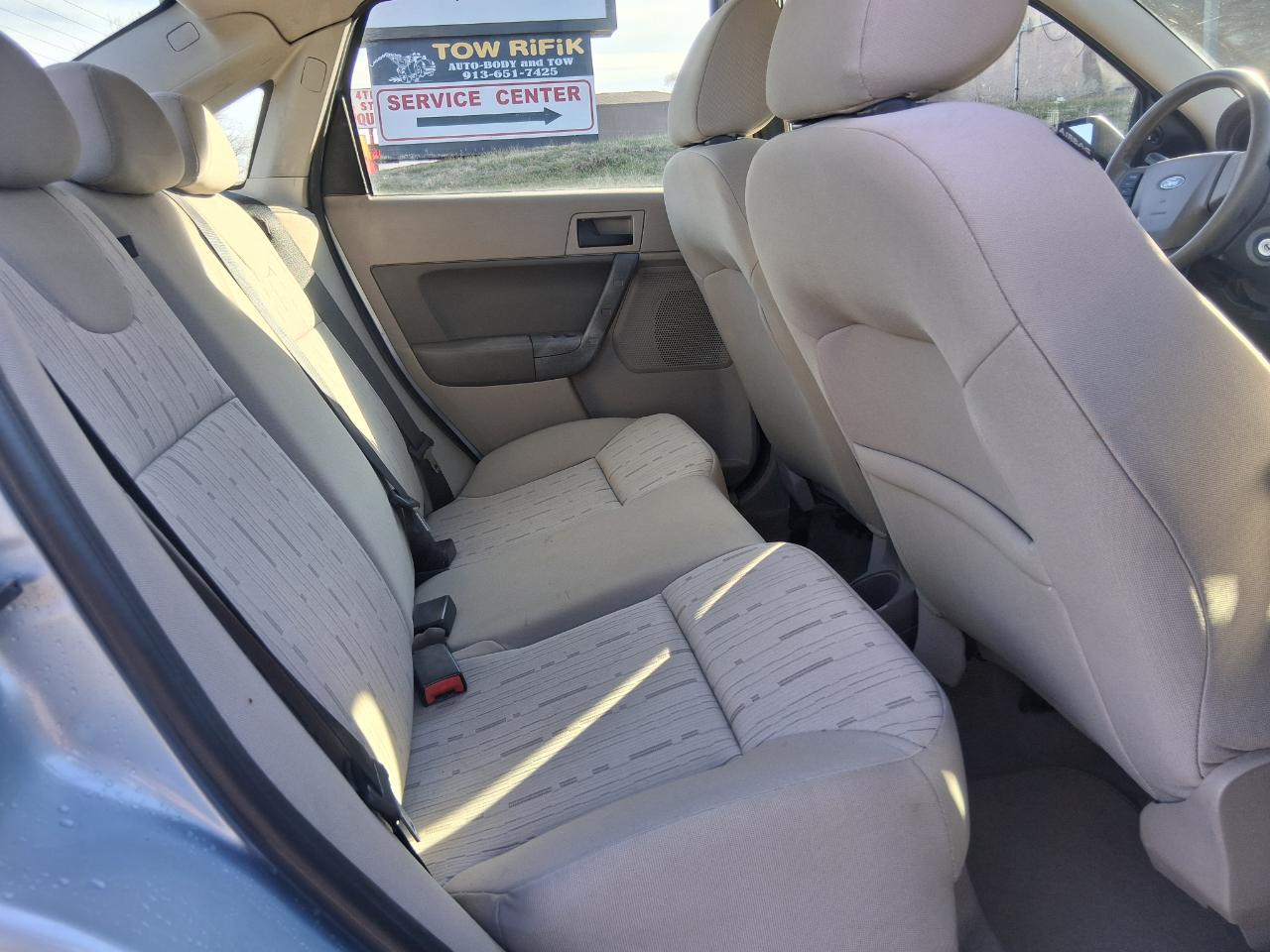 Ford Focus SE Sedan 2009