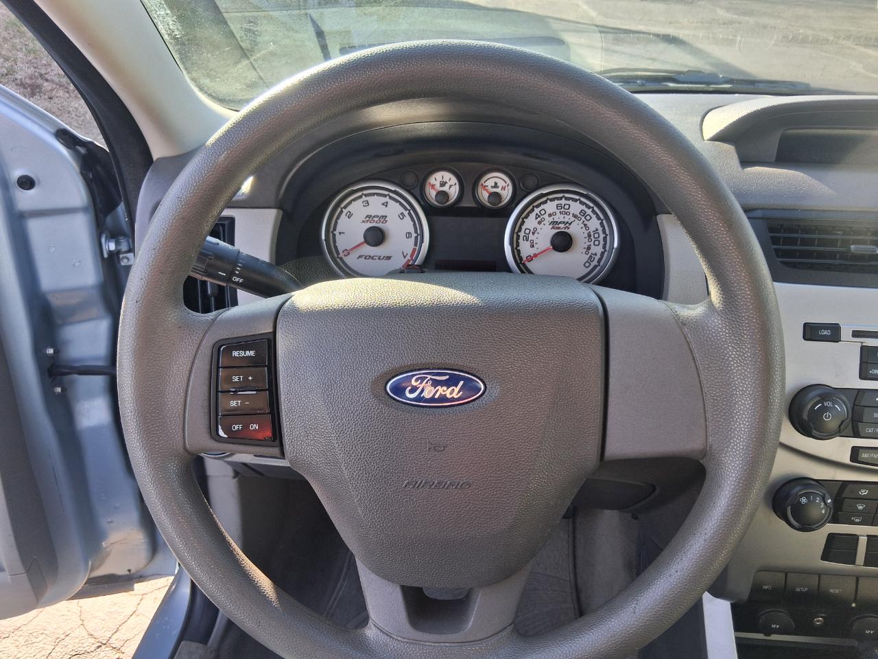 Ford Focus SE Sedan 2009