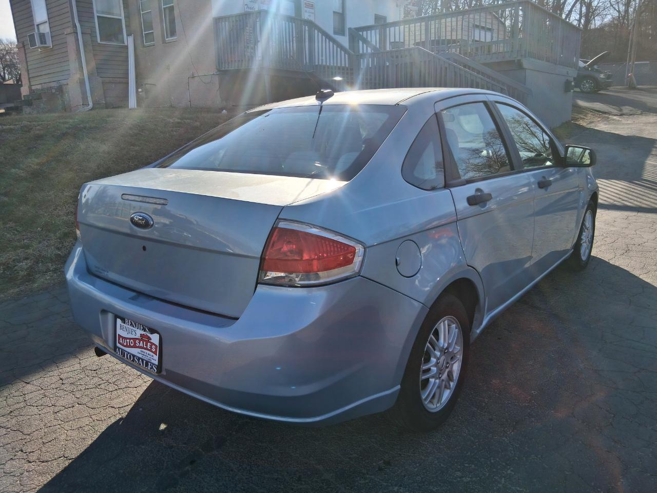 Ford Focus SE Sedan 2009