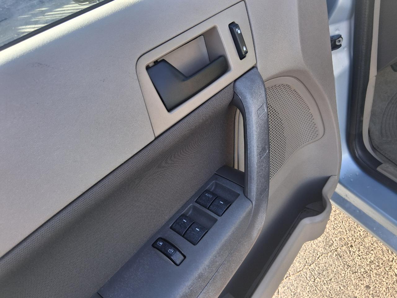 Ford Focus SE Sedan 2009