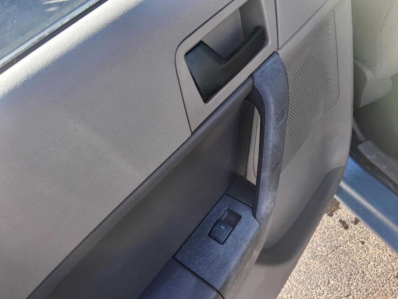 Ford Focus SE Sedan 2009