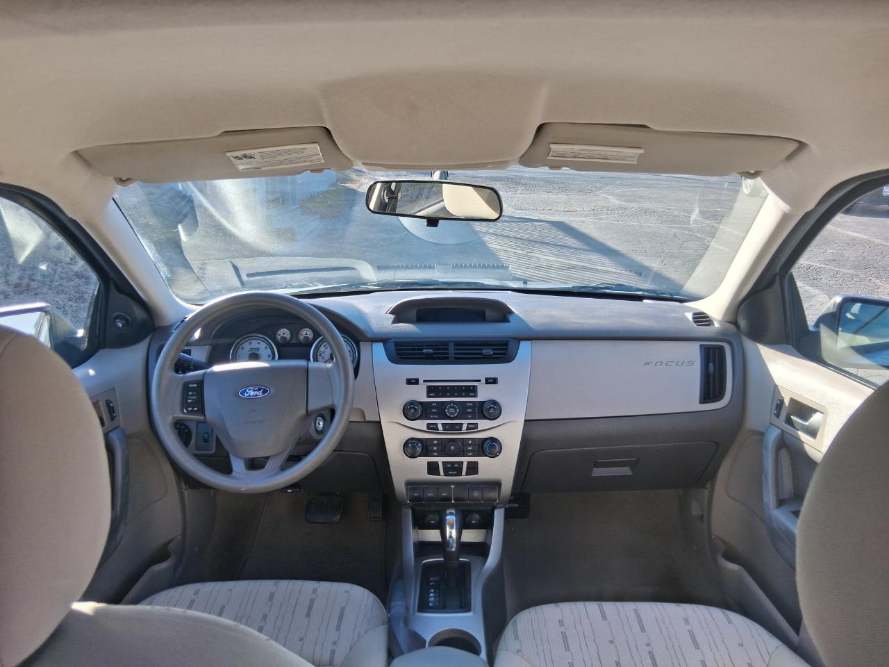 Ford Focus SE Sedan 2009