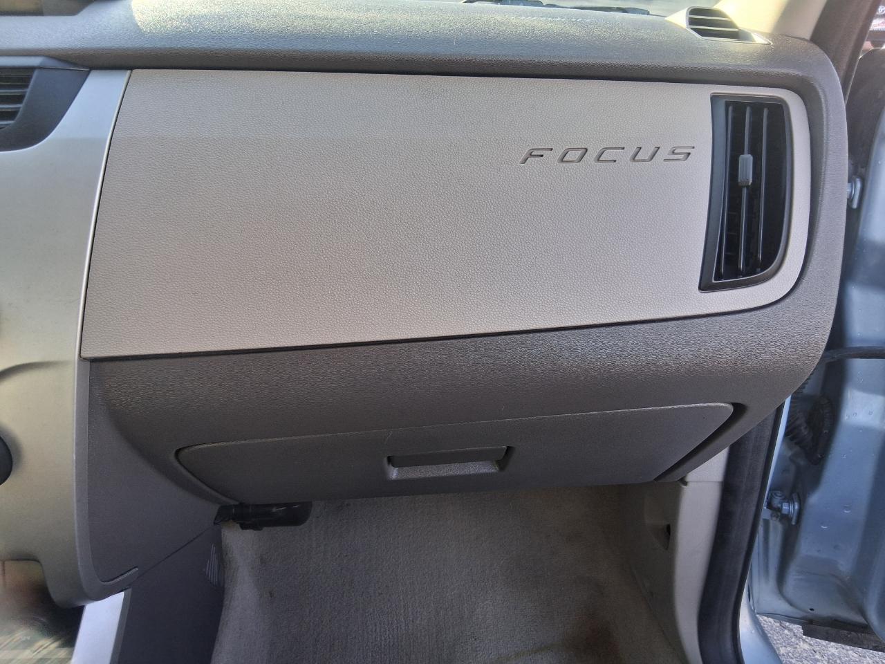 Ford Focus SE Sedan 2009