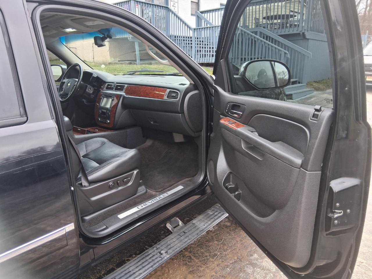 Chevrolet Suburban LTZ 1500 4WD 2013