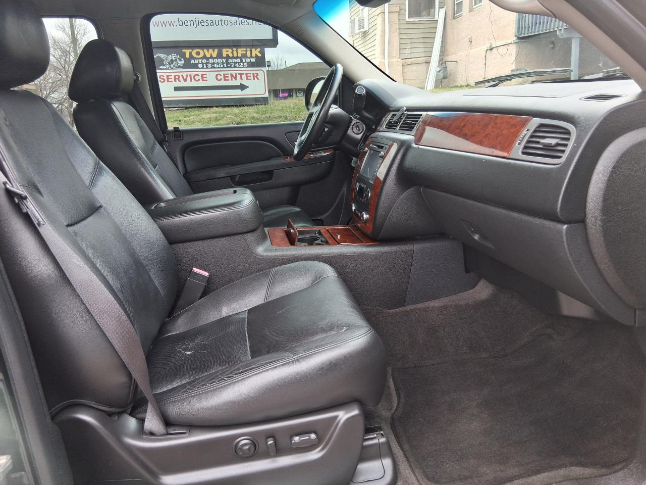 Chevrolet Suburban LTZ 1500 4WD 2013