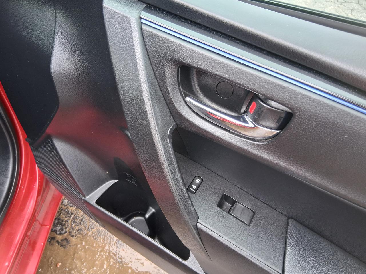 Toyota Corolla SE 4D Sedan 2017