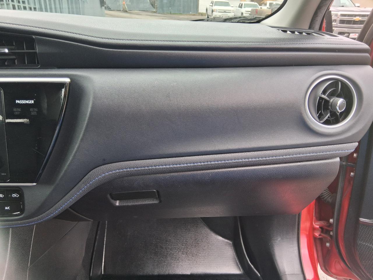 Toyota Corolla SE 4D Sedan 2017