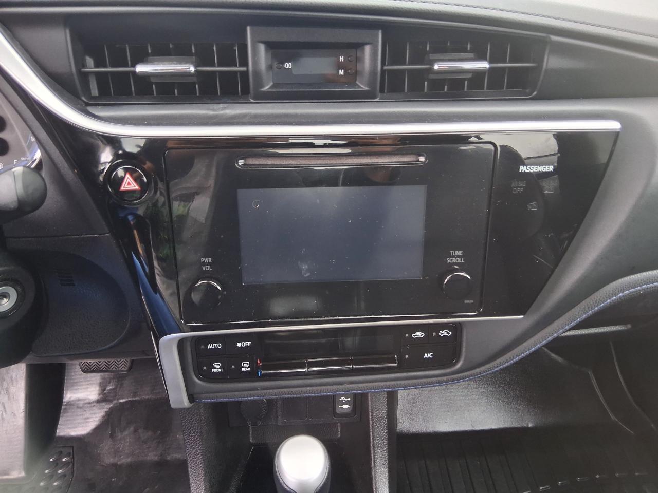 Toyota Corolla SE 4D Sedan 2017