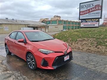 2017 Toyota Corolla SE 4D Sedan