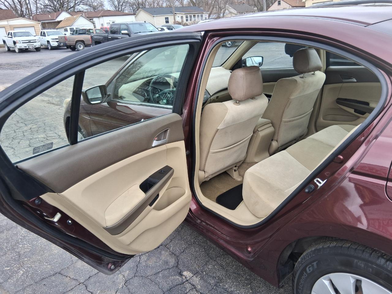 Honda Accord LX sedan AT 2009