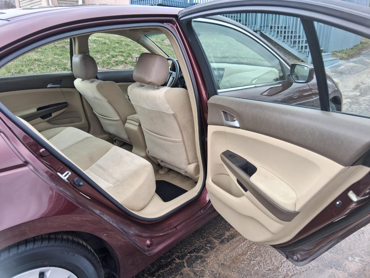 Honda Accord LX sedan AT 2009