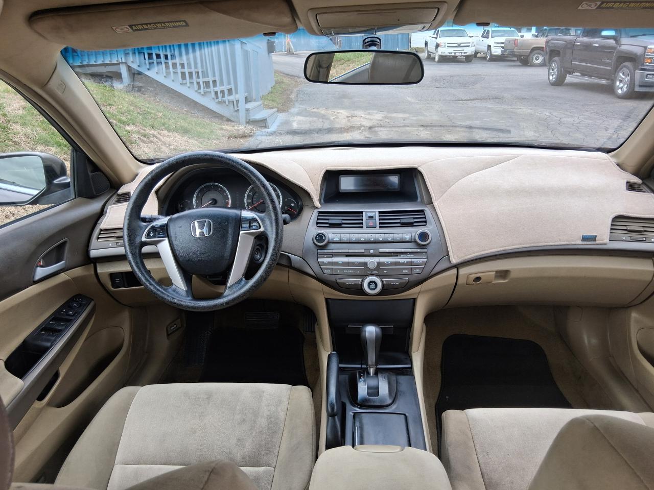 Honda Accord LX sedan AT 2009