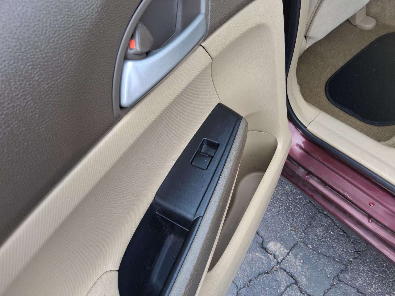 Honda Accord LX sedan AT 2009