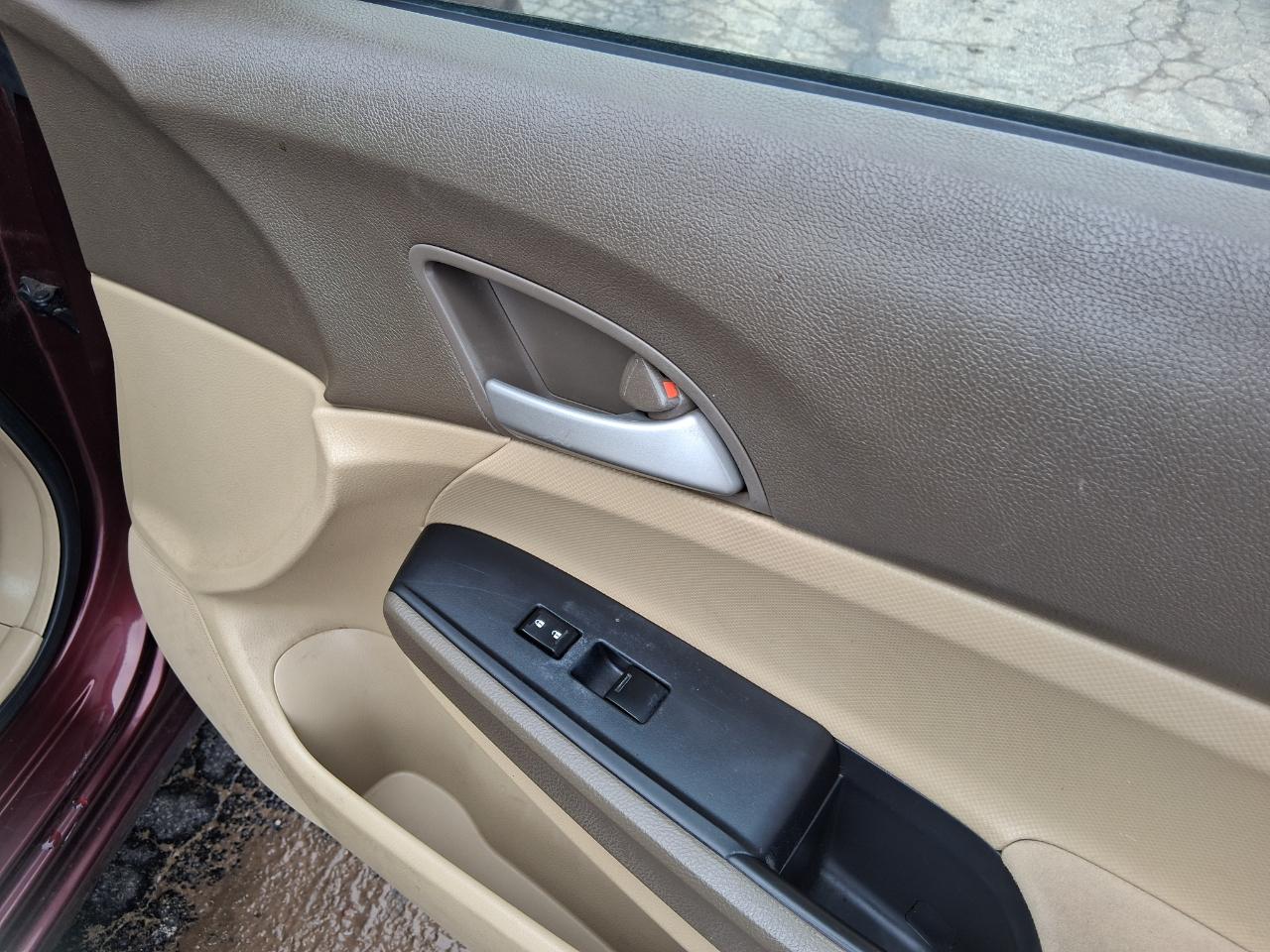 Honda Accord LX sedan AT 2009