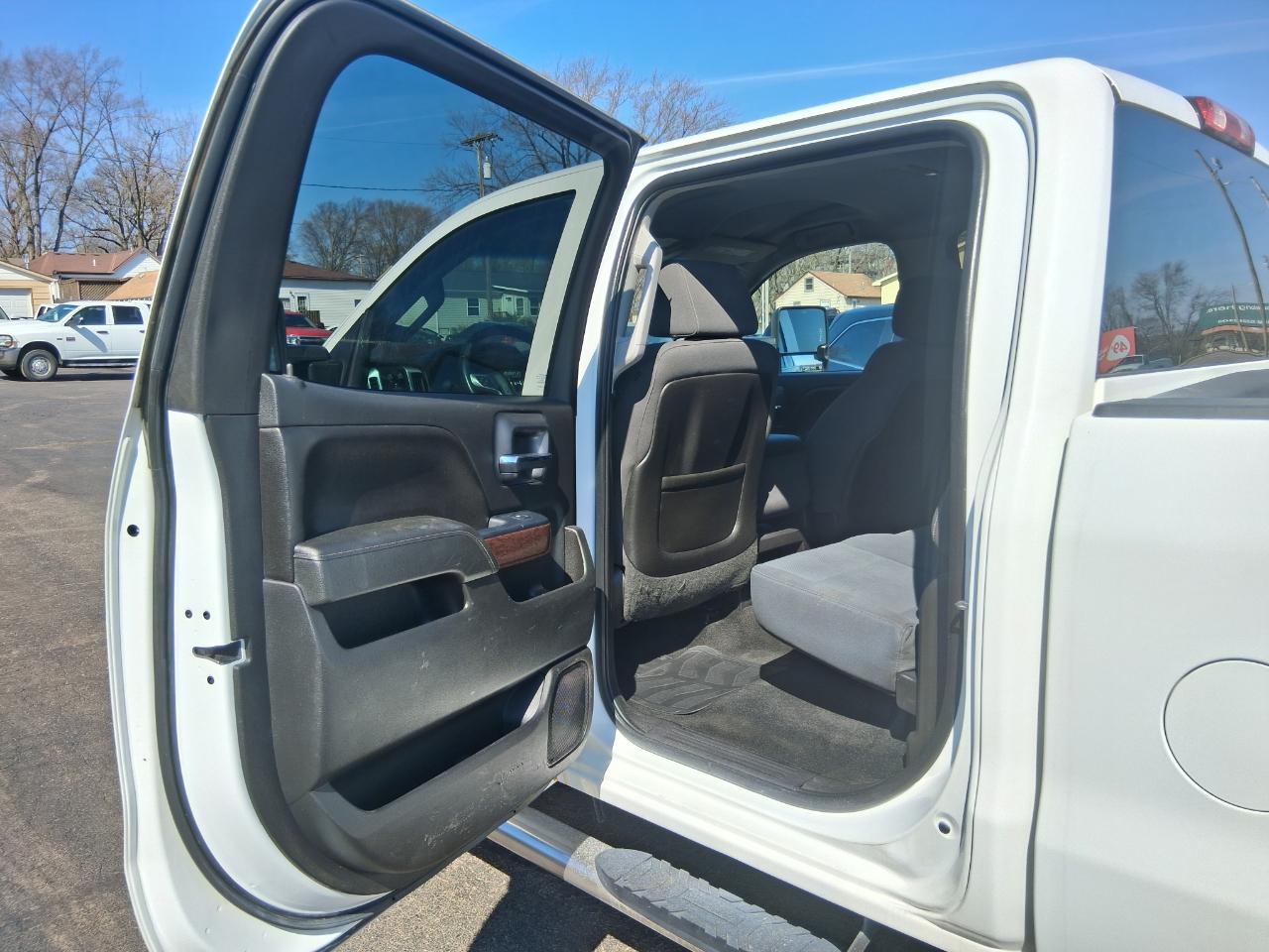 GMC Sierra 2500HD SLE Crew Cab 4WD 2015