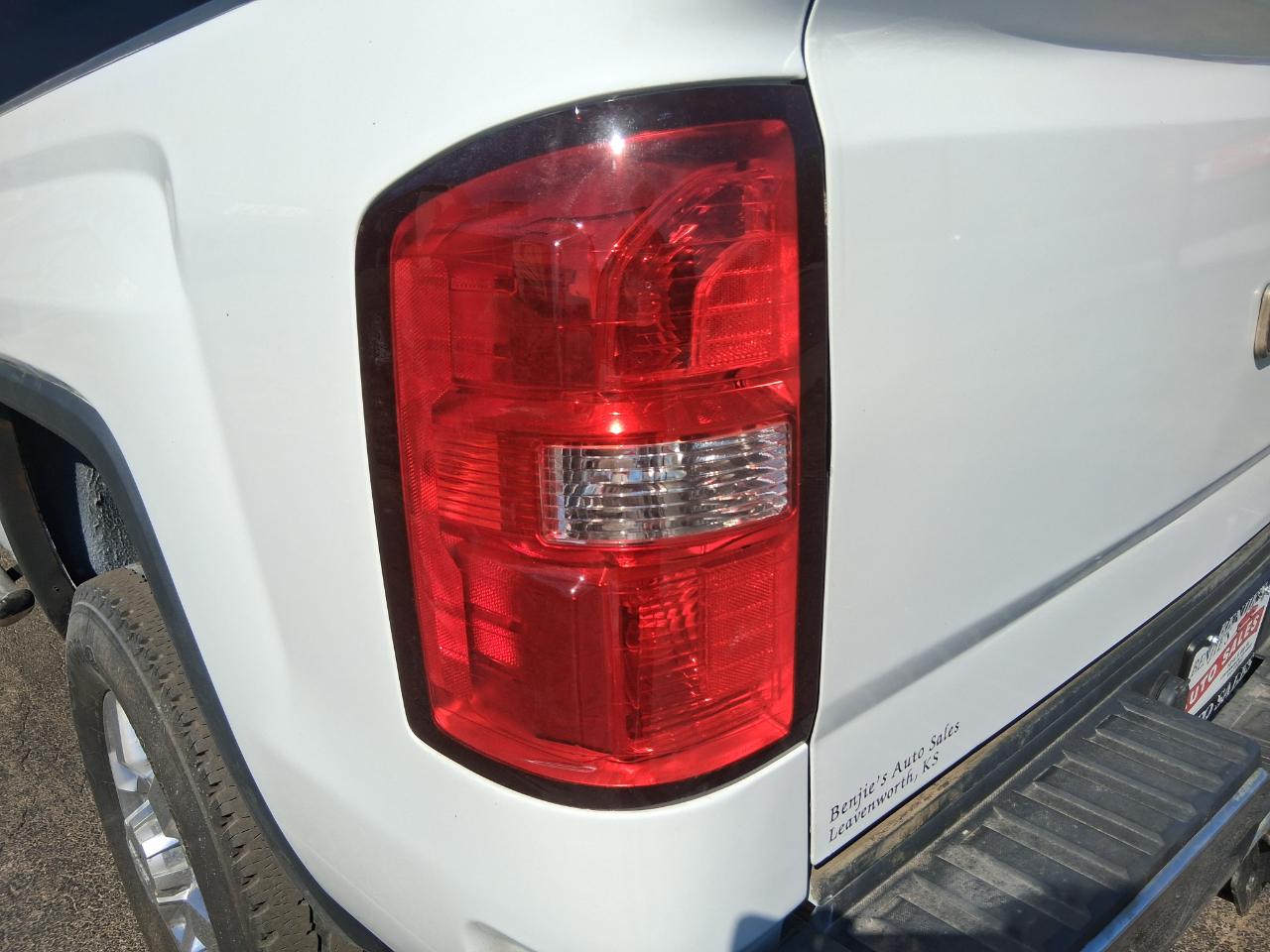 GMC Sierra 2500HD SLE Crew Cab 4WD 2015