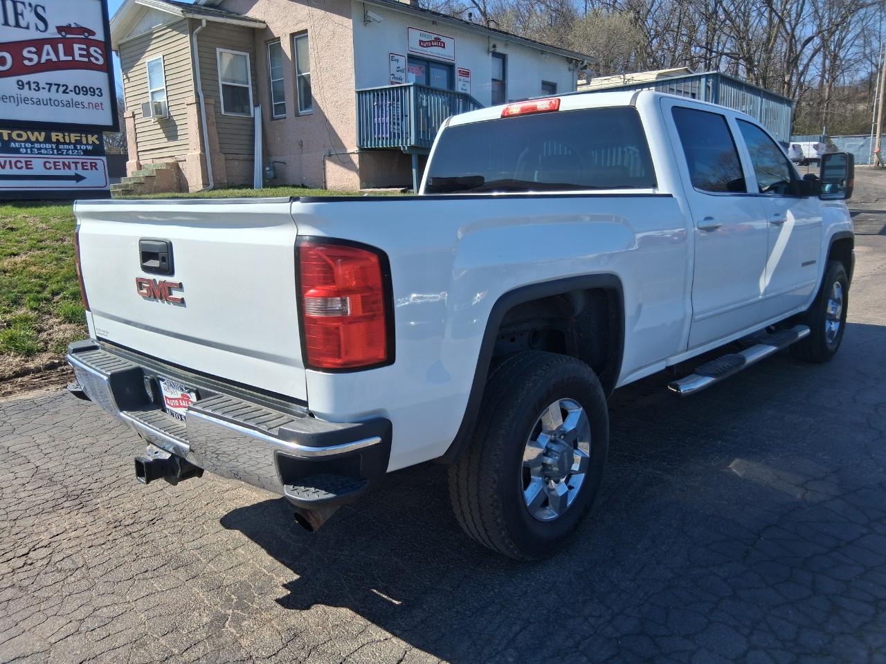 GMC Sierra 2500HD SLE Crew Cab 4WD 2015