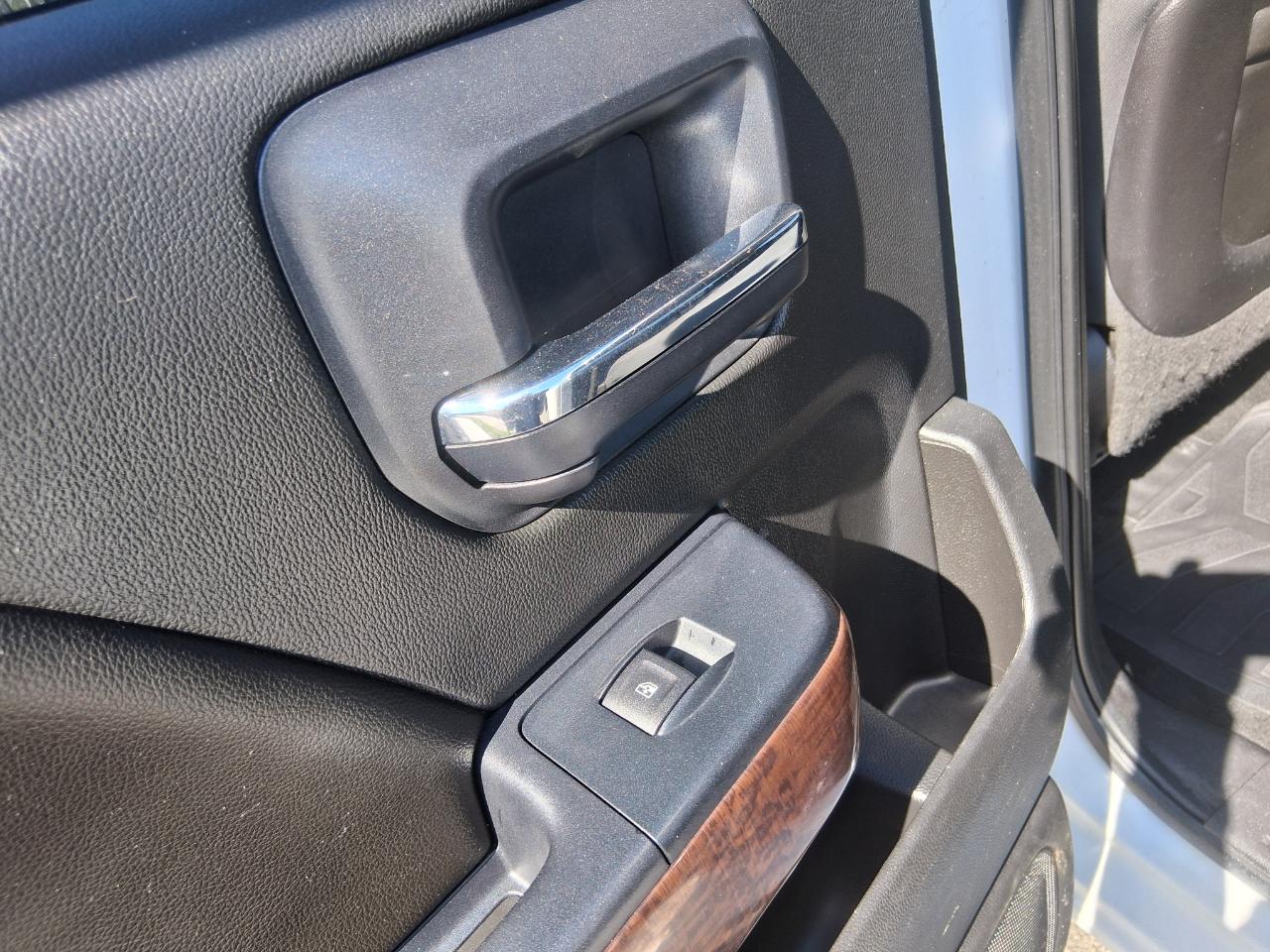 GMC Sierra 2500HD SLE Crew Cab 4WD 2015