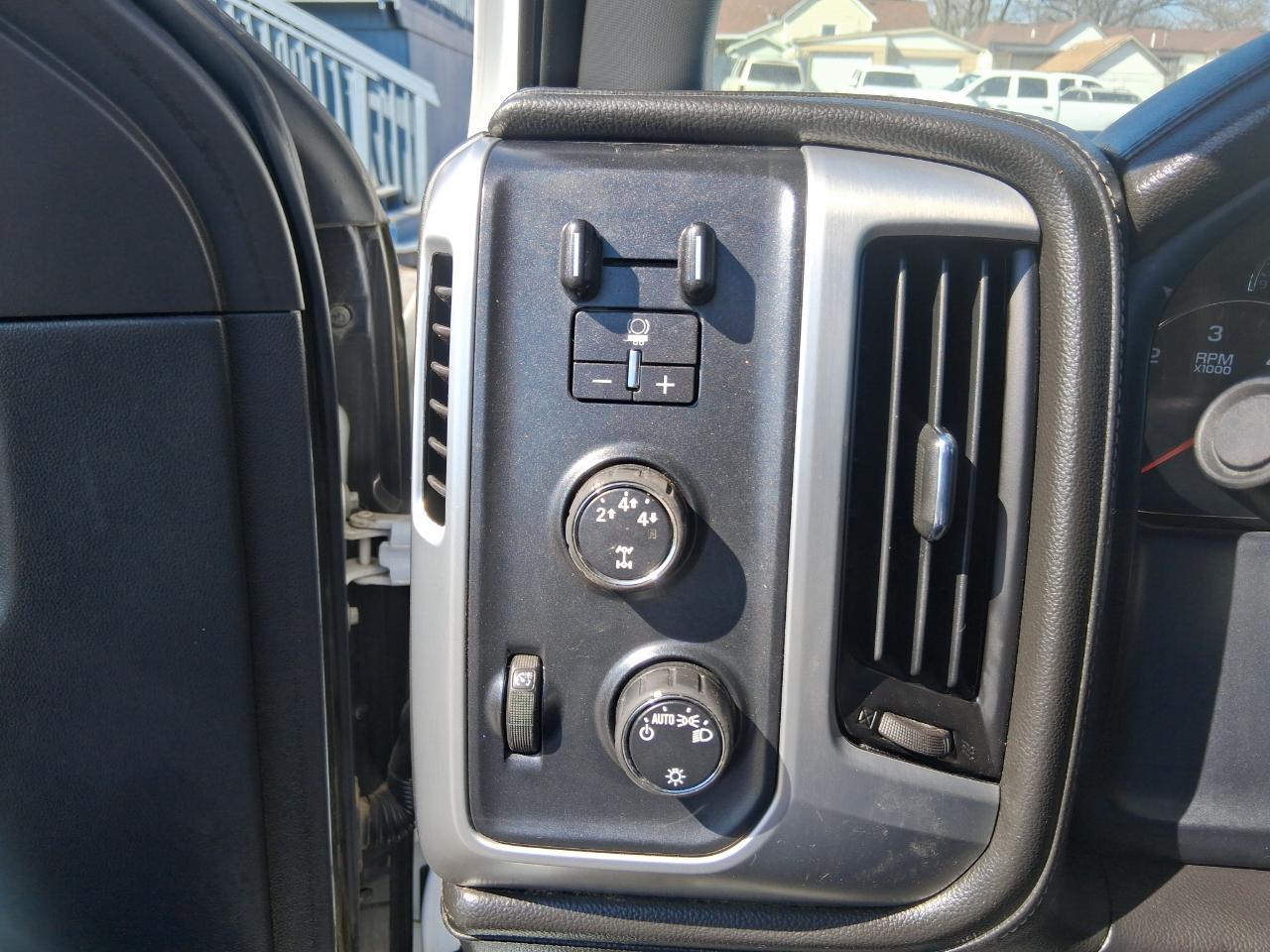 GMC Sierra 2500HD SLE Crew Cab 4WD 2015