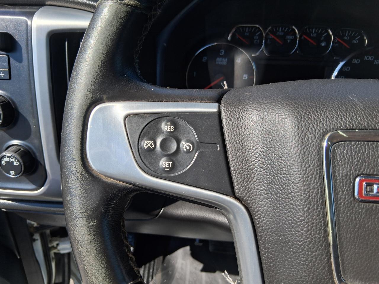 GMC Sierra 2500HD SLE Crew Cab 4WD 2015