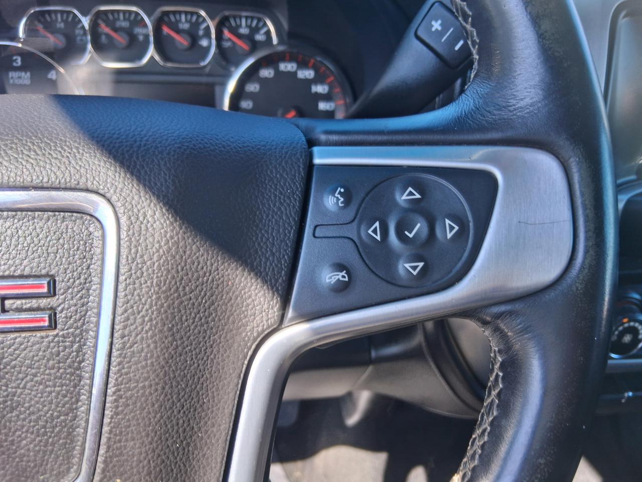 GMC Sierra 2500HD SLE Crew Cab 4WD 2015