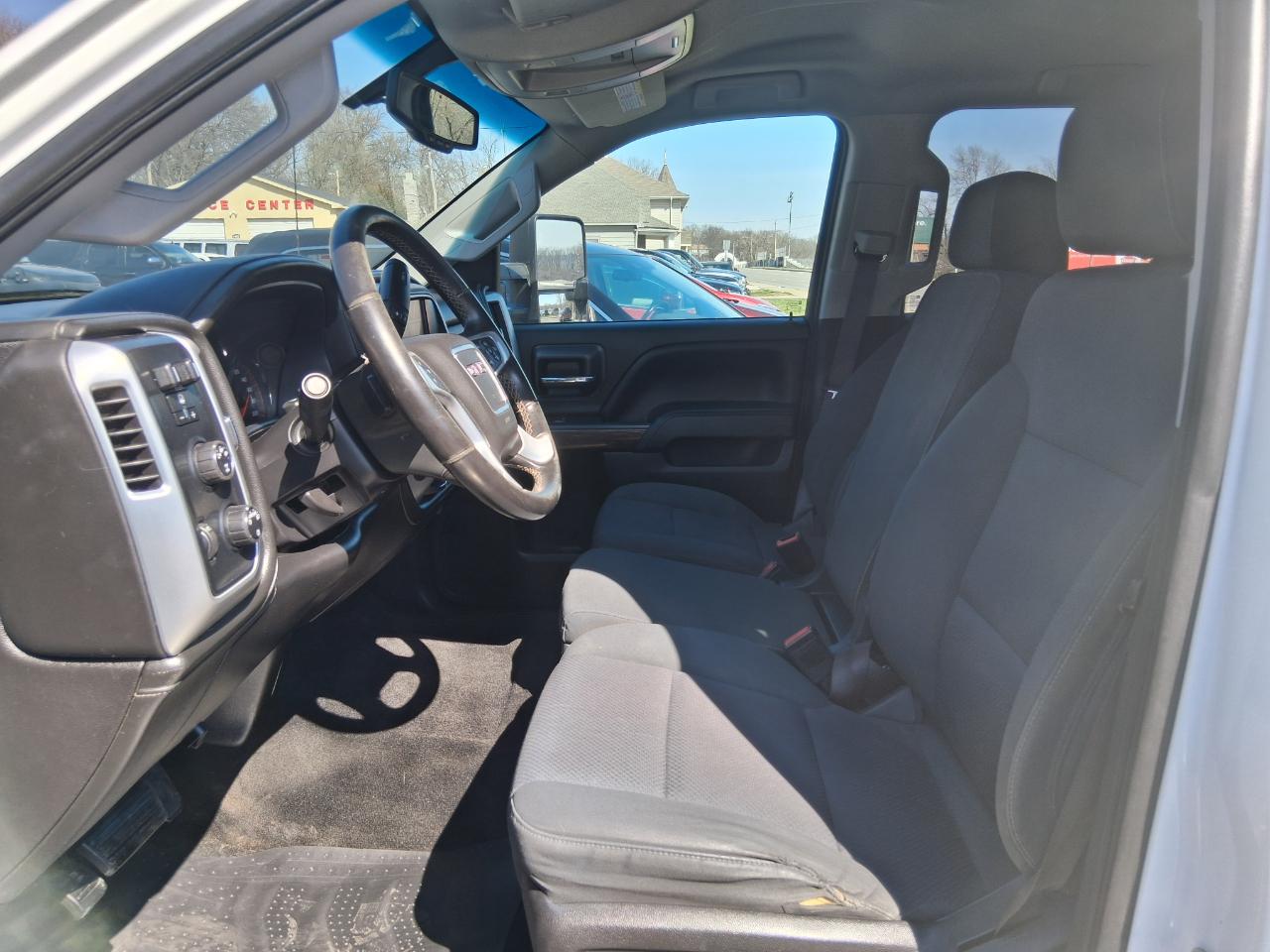 GMC Sierra 2500HD SLE Crew Cab 4WD 2015