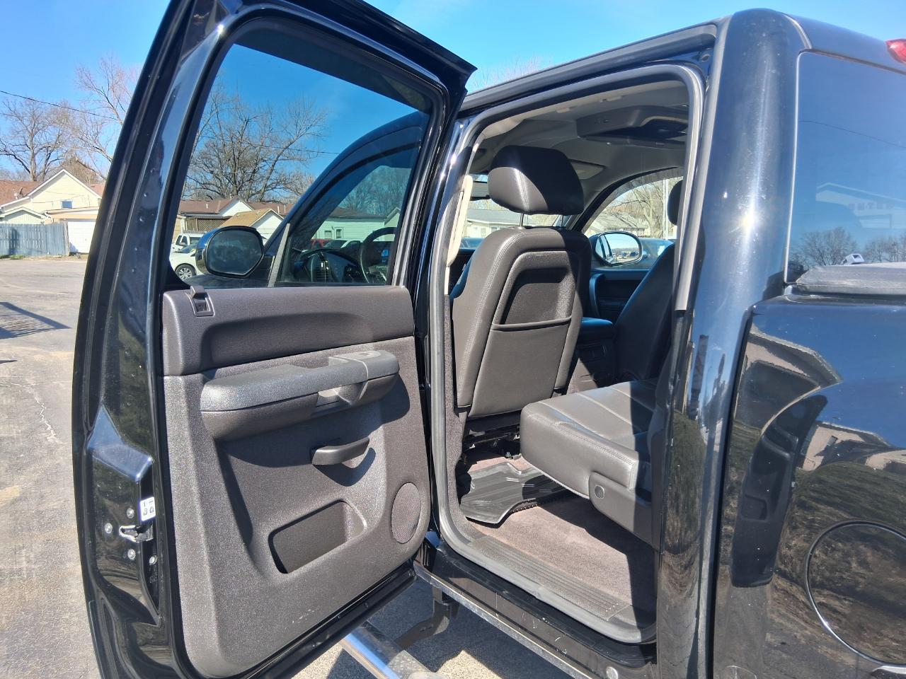 Chevrolet Silverado 1500 LT Crew Cab 4WD 2012