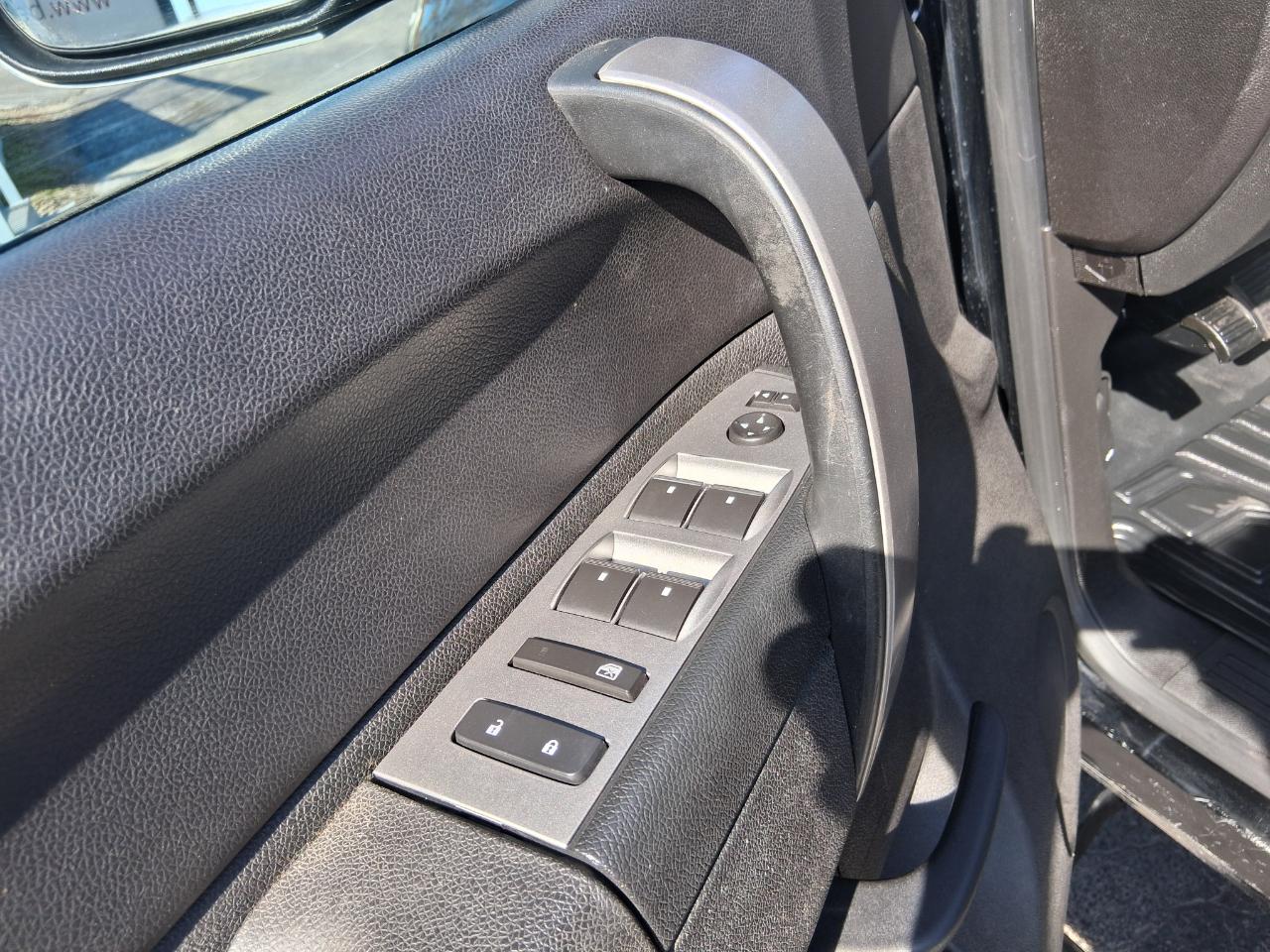 Chevrolet Silverado 1500 LT Crew Cab 4WD 2012