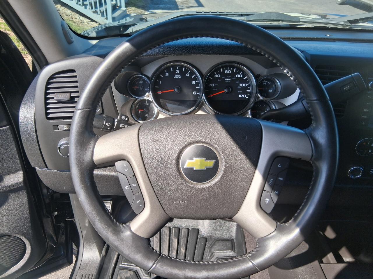 Chevrolet Silverado 1500 LT Crew Cab 4WD 2012