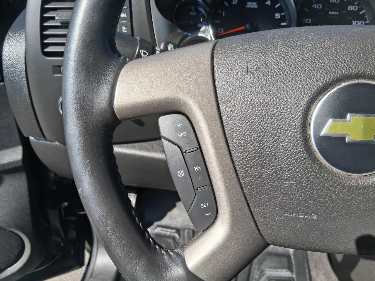 Chevrolet Silverado 1500 LT Crew Cab 4WD 2012