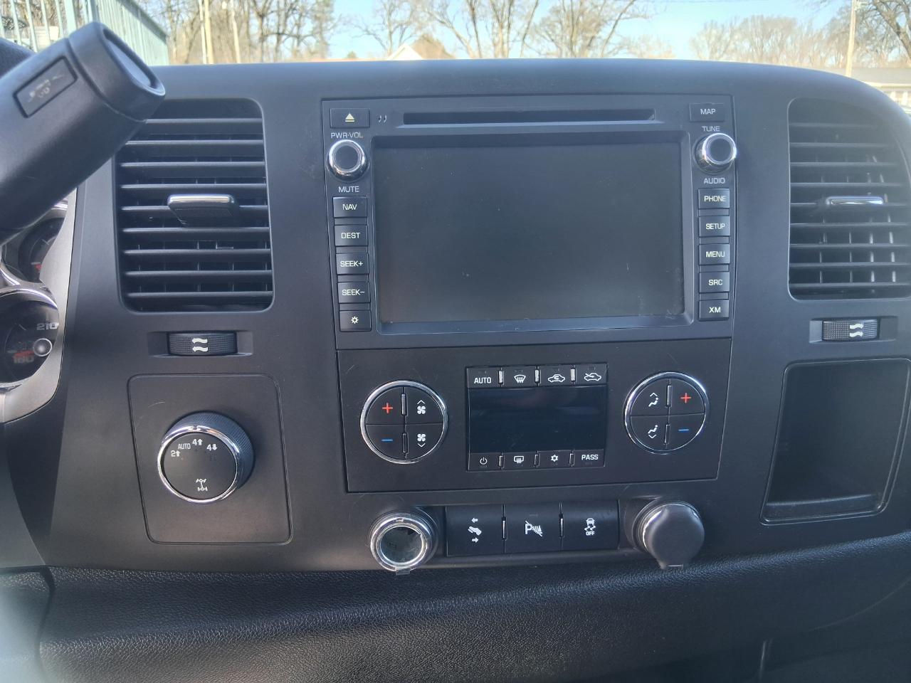 Chevrolet Silverado 1500 LT Crew Cab 4WD 2012