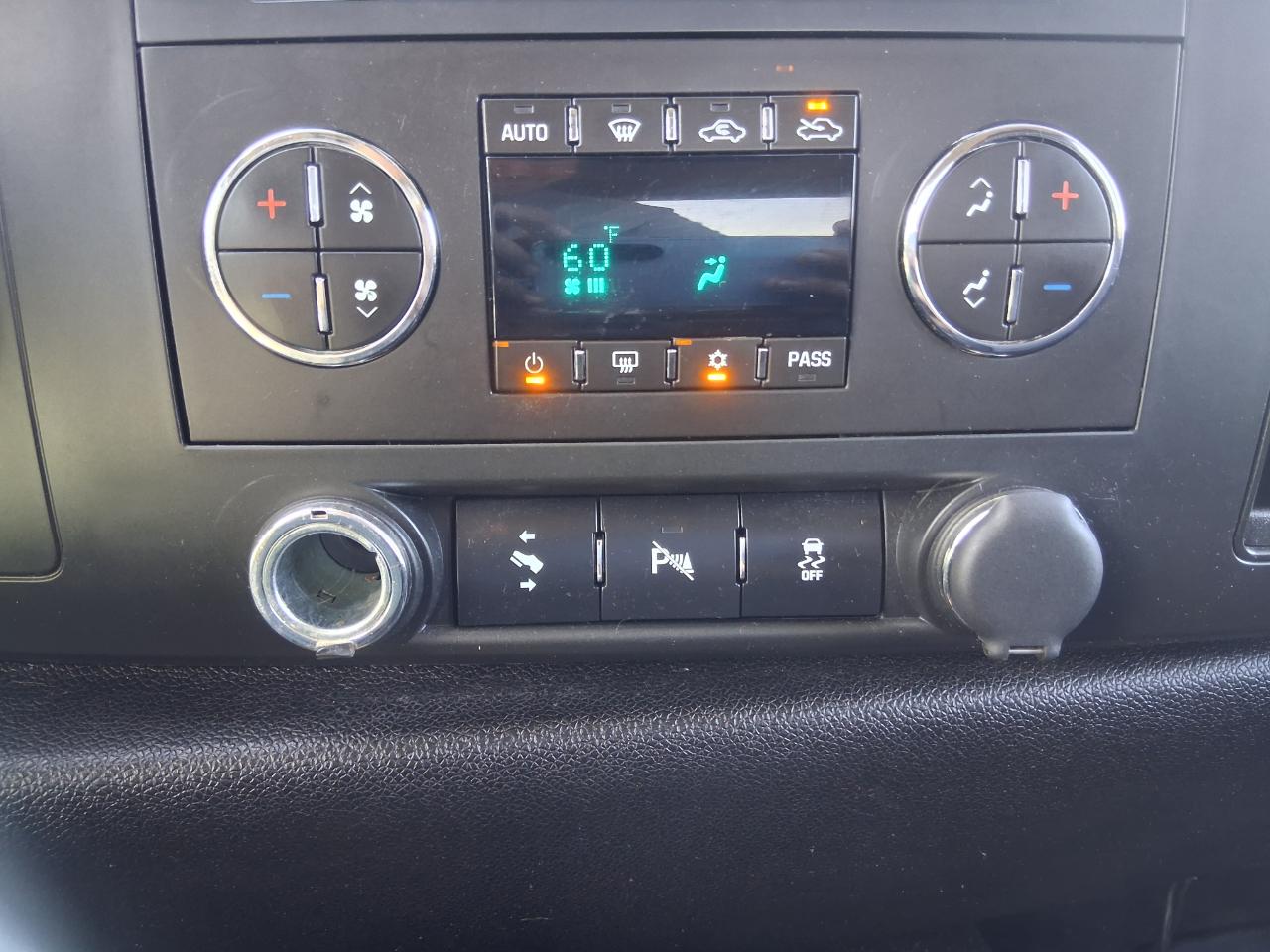 Chevrolet Silverado 1500 LT Crew Cab 4WD 2012