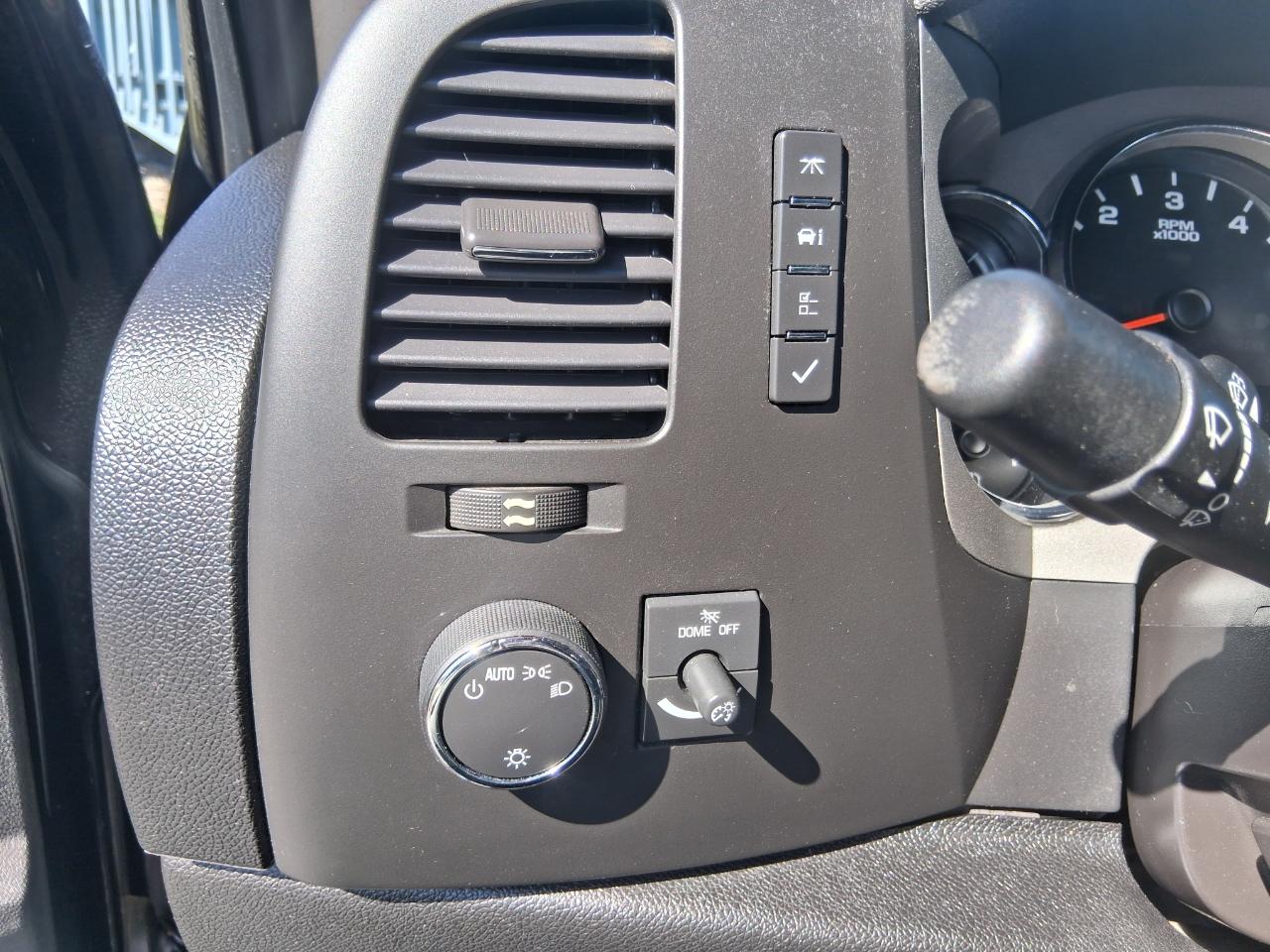 Chevrolet Silverado 1500 LT Crew Cab 4WD 2012